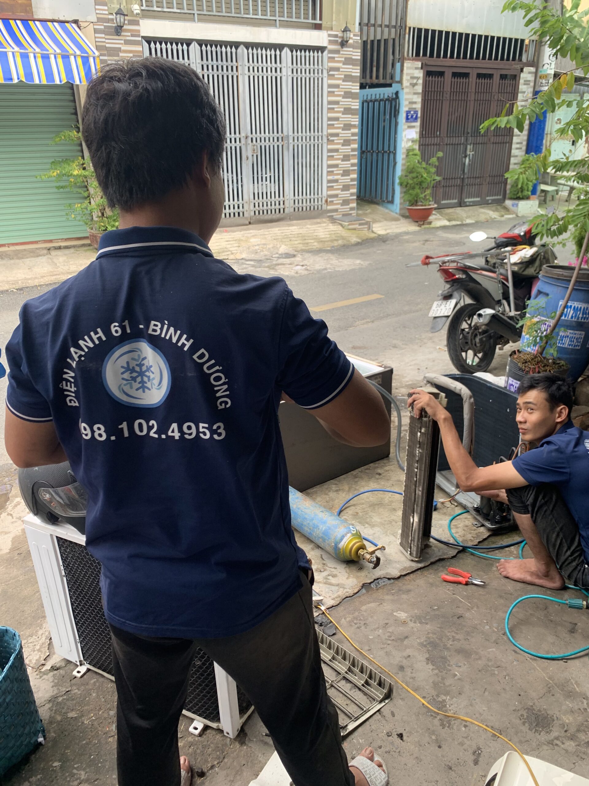 Dịch vụ lắp đặt máy lạnh mới tại phường Tam Bình, đảm bảo thẩm mỹ và hoạt động ổn định