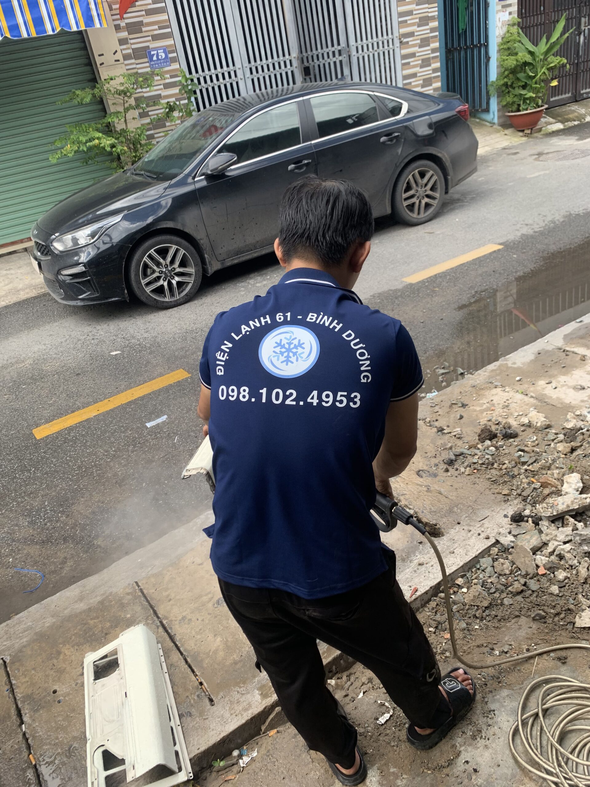 Dịch vụ vệ sinh máy lạnh Thuận Giao chuyên nghiệp của Điện Lạnh 61