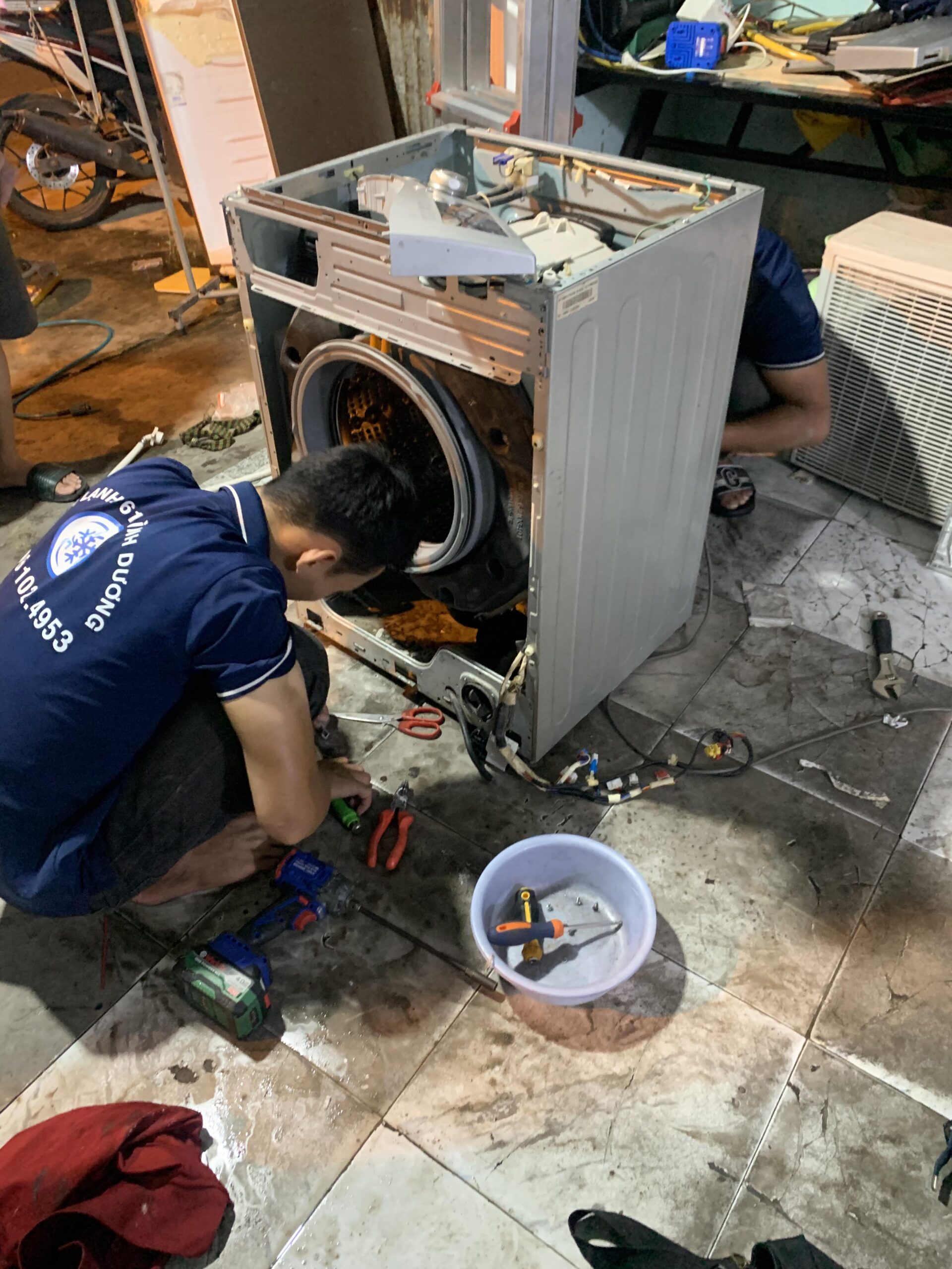Điện Lạnh 61 vệ sinh máy giặt LG, Samsung, Electrolux tại Thuận Giao, Bình Dương