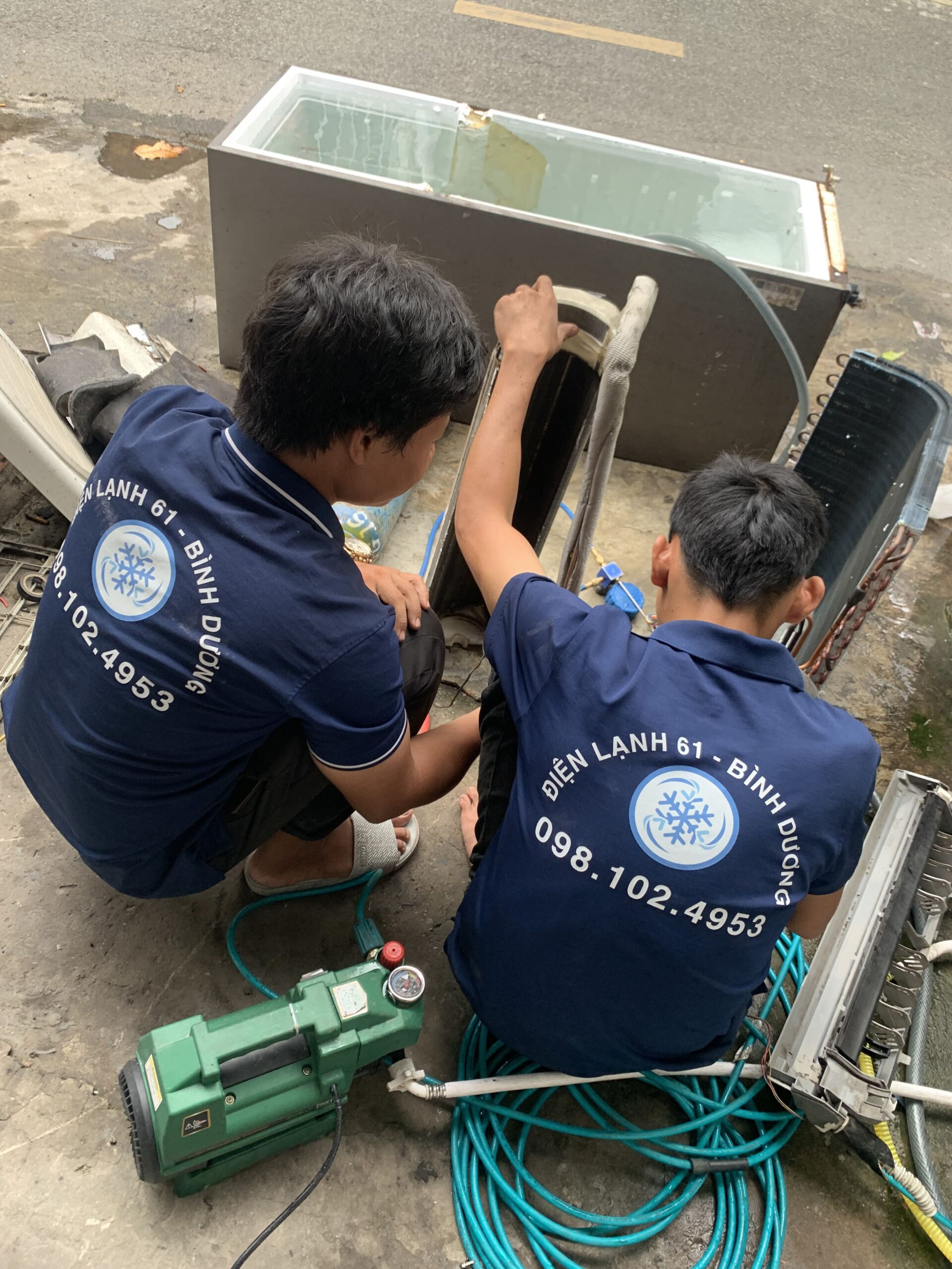 Đội ngũ thợ sửa máy lạnh lành nghề của Điện Lạnh 61, sẵn sàng phục vụ tại Linh Xuân