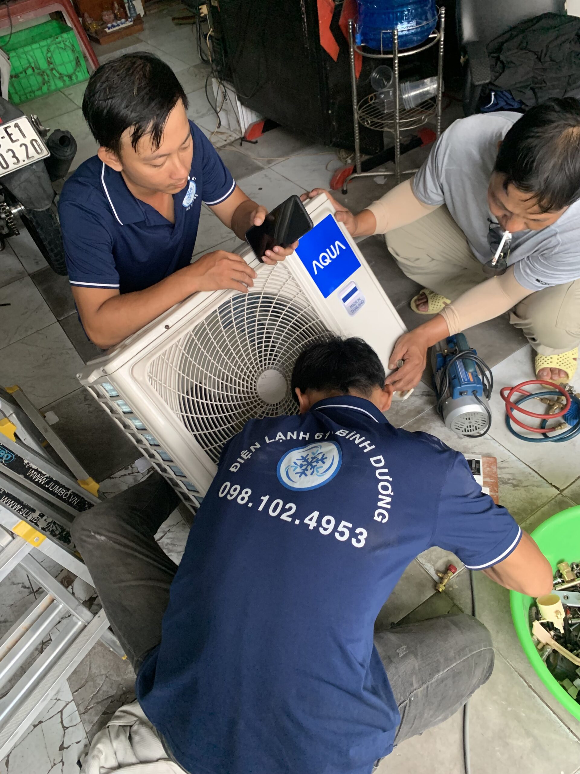 Kỹ thuật viên Điện Lạnh 61 sửa máy lạnh tại nhà Tam Bình Thủ Đức
