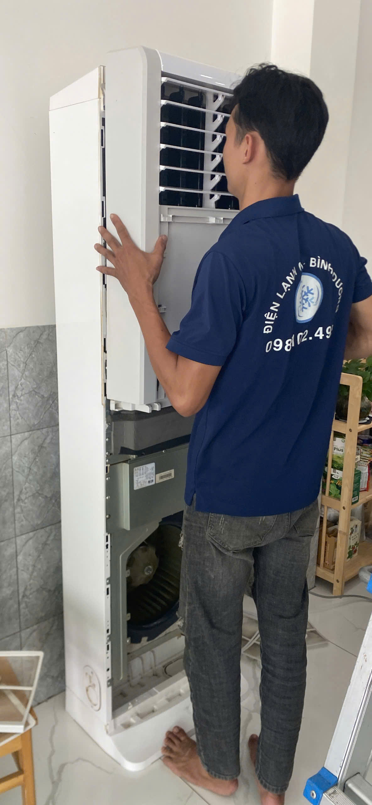 Lắp đặt máy lạnh tủ đứng cho công ty máy ở KCN Dĩ An Lắp đặt máy lạnh tủ đứng cho công ty may ở KCN Dĩ An