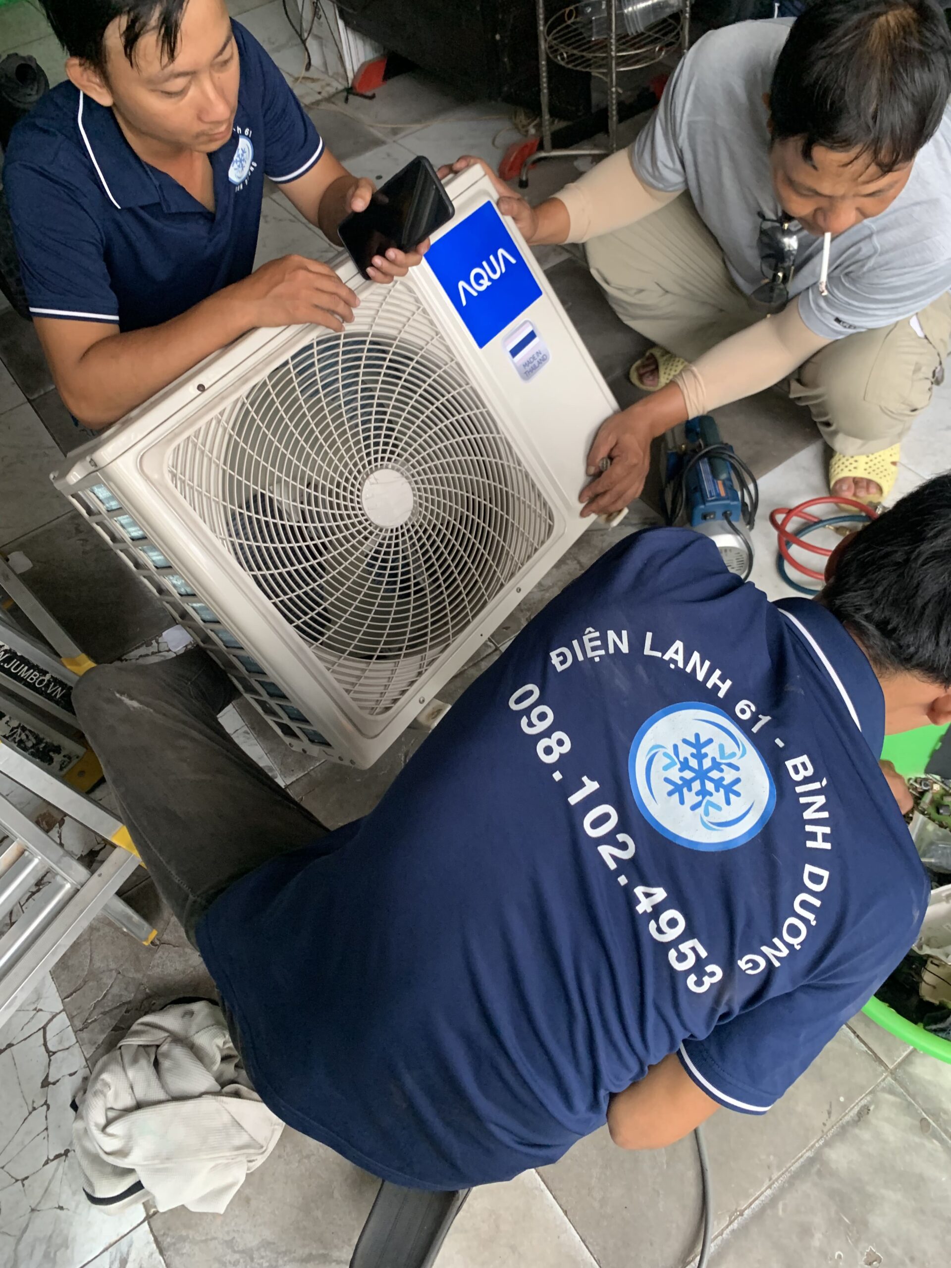 Sửa bo mạch máy lạnh inverter tại An Phú, đòi hỏi kỹ thuật viên tay nghề cao.