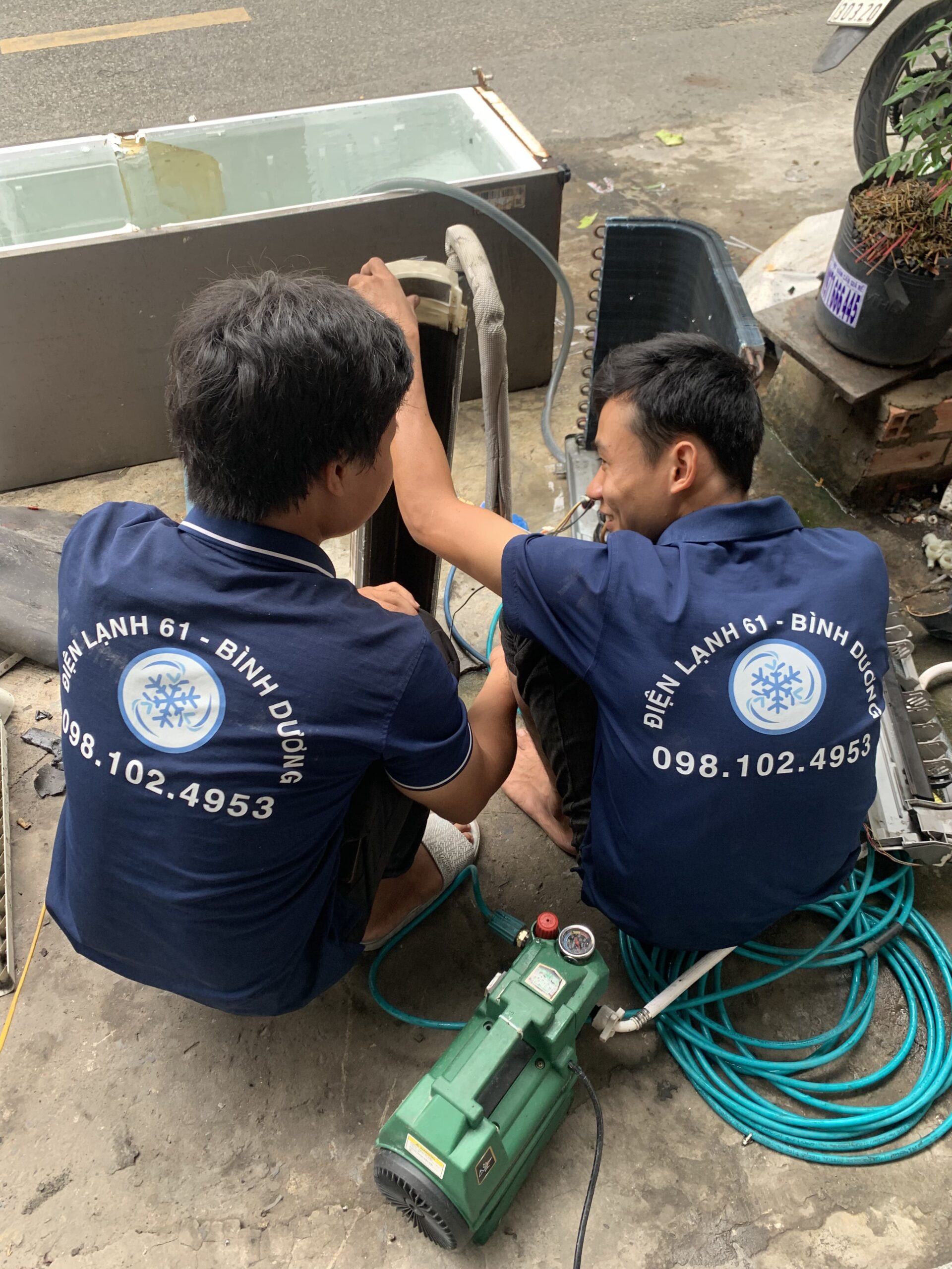 Tháo lắp máy lạnh Thủ Đức uy tín, an toàn và nhanh chóng.