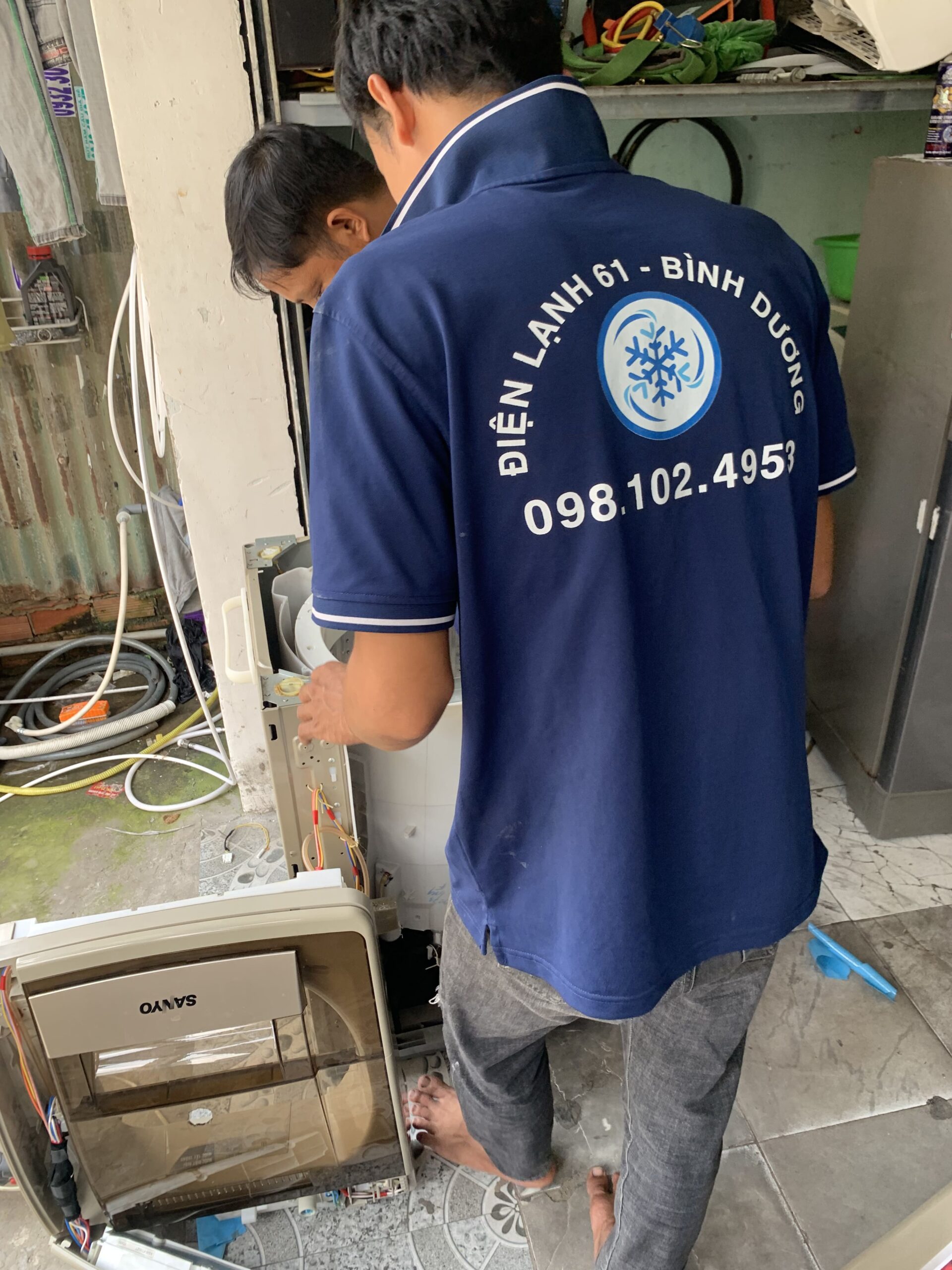 Thợ sửa máy giặt Toshiba Inverter không hoạt động tại Phú Lợi.