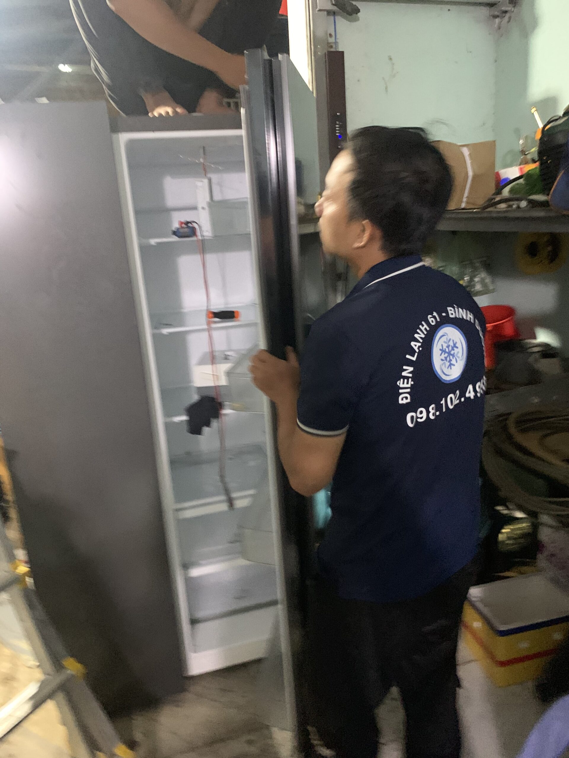 Tủ lạnh bị mất lạnh là sự cố phổ biến mà dịch vụ sửa tủ lạnh Phú Lợi của Điện lạnh 61 có thể khắc phục nhanh.