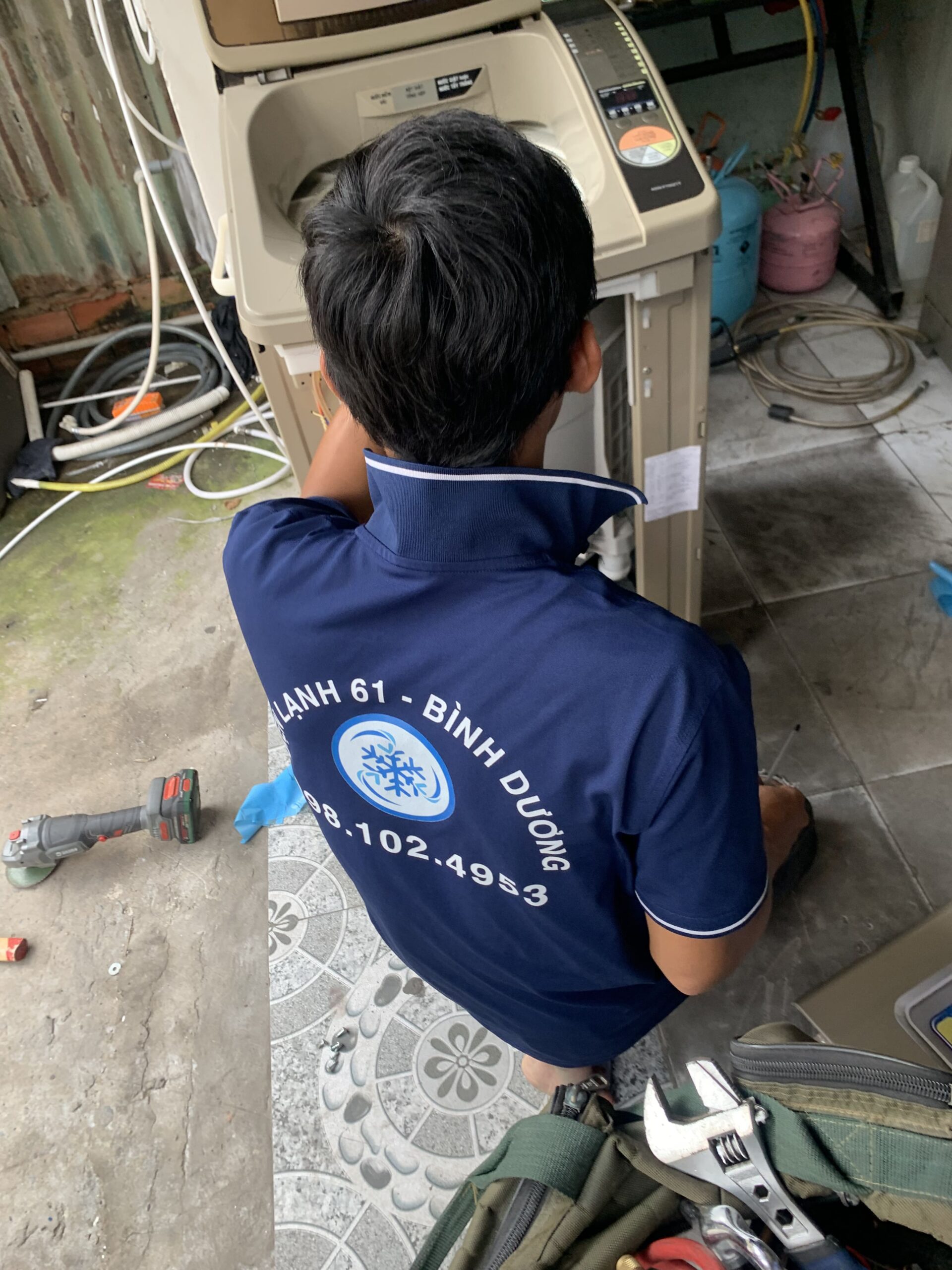 Xử lý triệt để tình trạng máy giặt bị chảy nước, rò rỉ nước ra sàn.