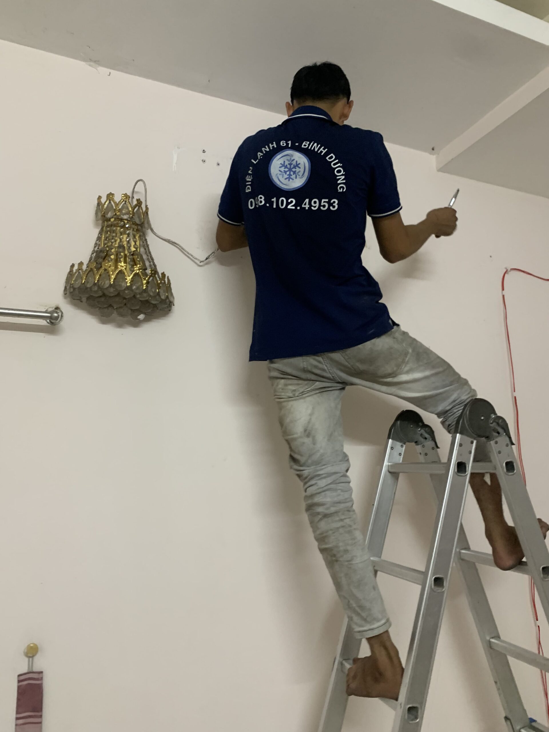 Tháo lắp di dời máy lạnh tại KCN Vsip1