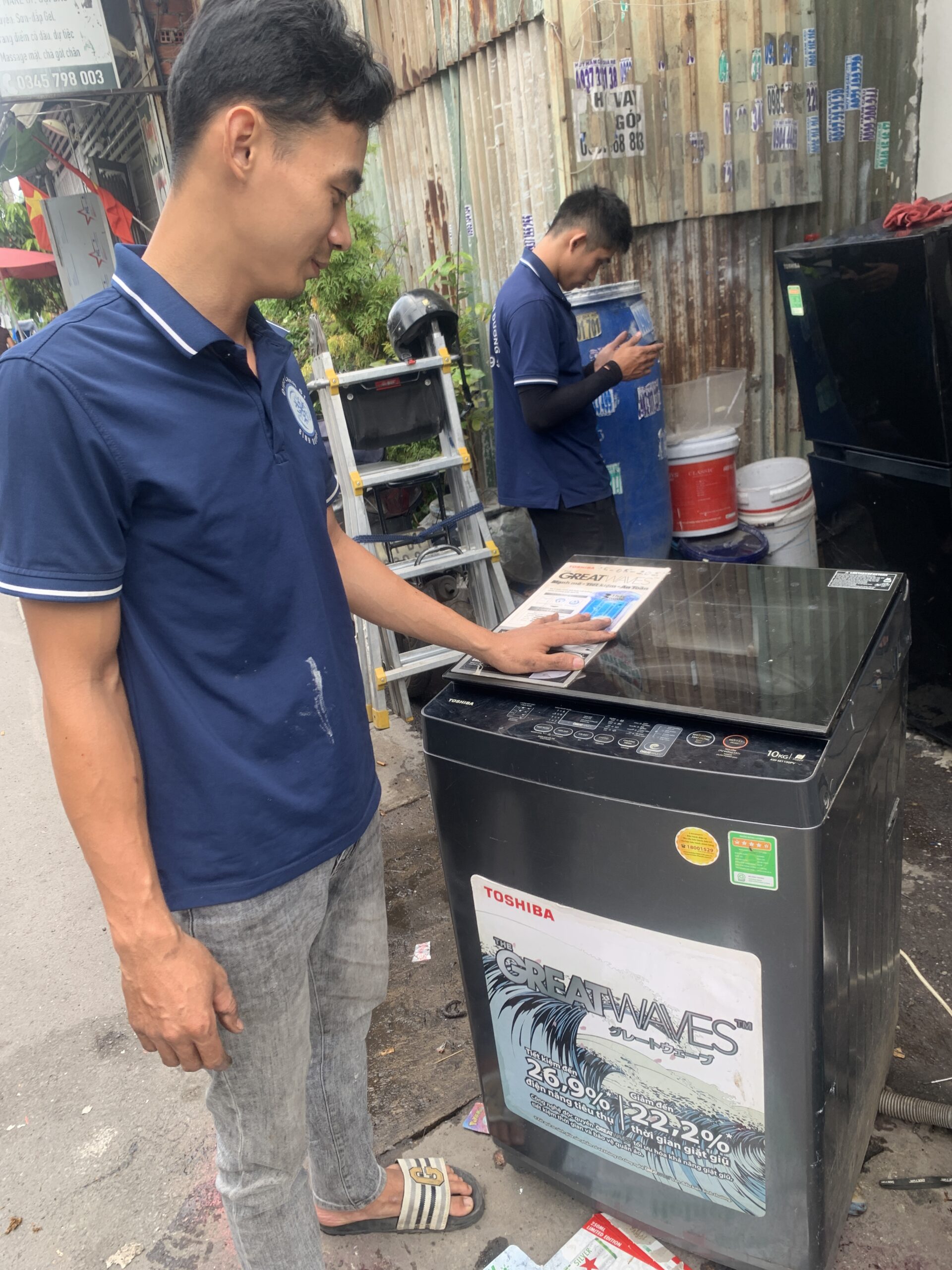 kiem-tra-ong-xa-bi-gap-hoac-xoan--nguyen-nhan-pho-bien-khien-may-giat-khong-thoat-duoc-nuoc Kiểm tra ống xả bị gập hoặc xoắn - nguyên nhân phổ biến khiến máy giặt không thoát được nước