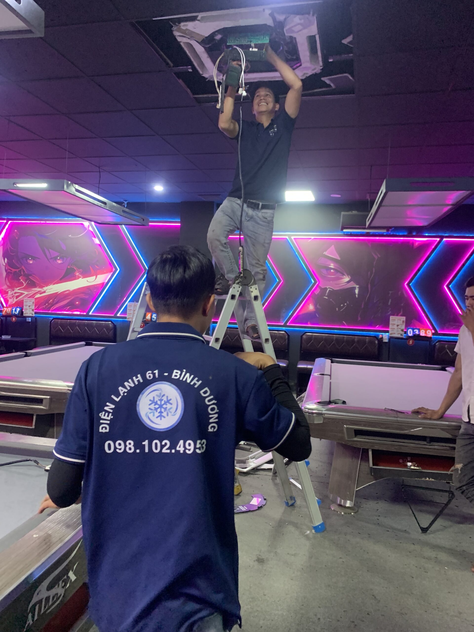 Hỗ trợ lắp đặt máy lạnh nhanh cho các hộ kinh doanh gần Chợ đầu mối nông sản Thủ Đức