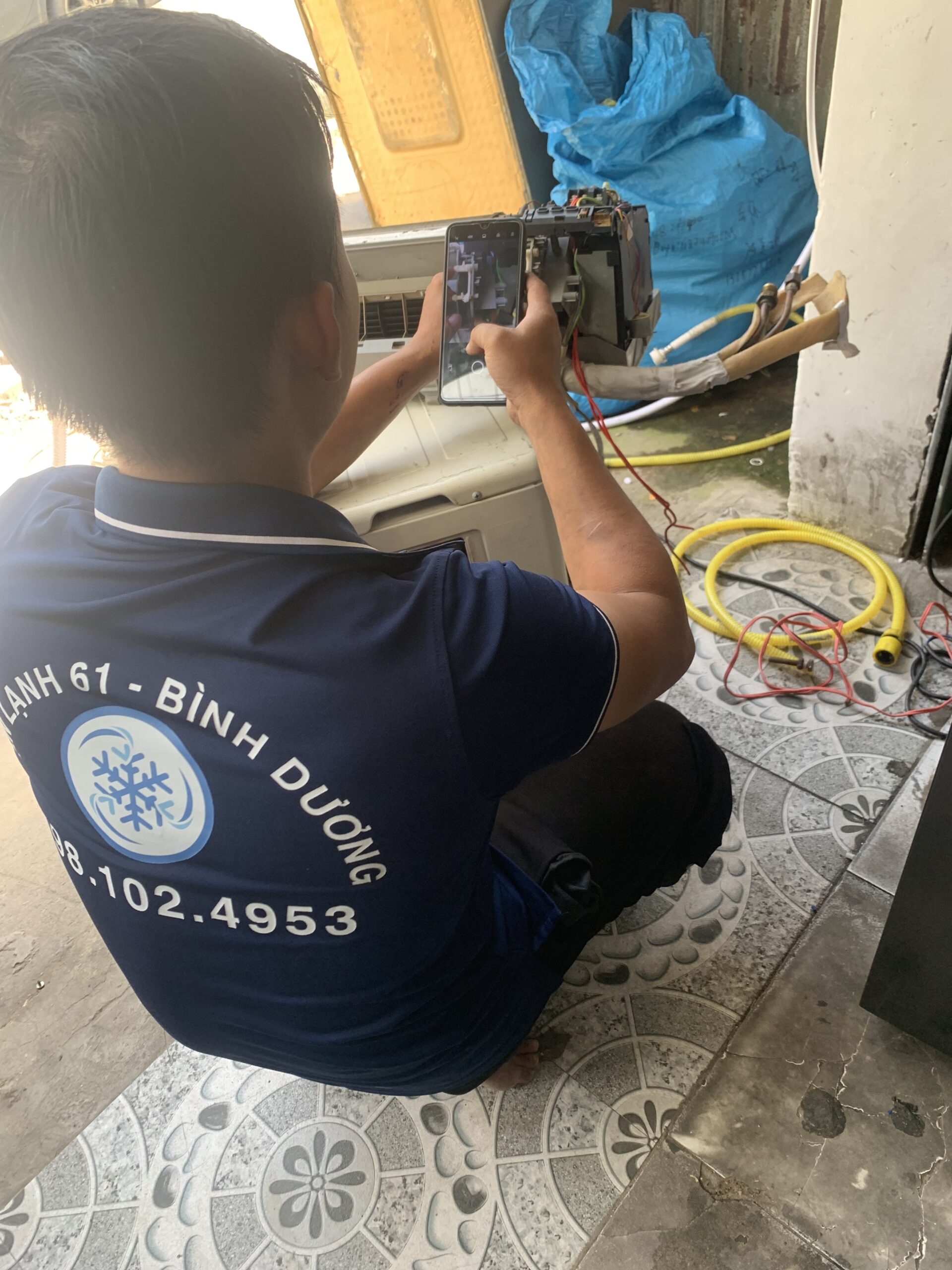Linh kiện máy lạnh chính hãng được sử dụng trong dịch vụ sửa máy lạnh An Phú.
