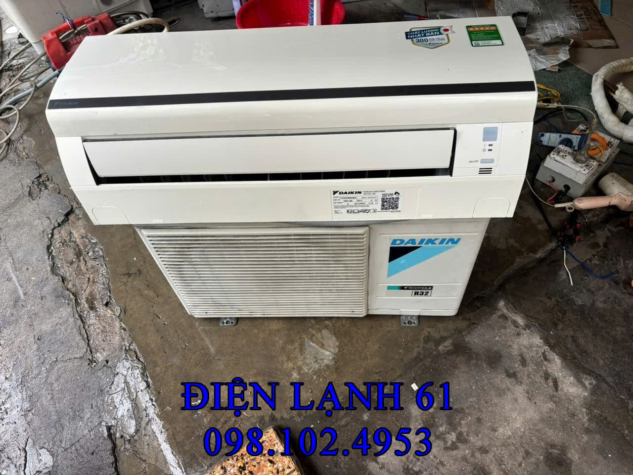 Can-canh-dan-nong-may-lanh-cu-daikin-con-moi-tai-dien-lanh-61 Cận cảnh dàn nóng máy lạnh cũ Daikin còn mới tại kho Điện Lạnh 61 Dĩ An