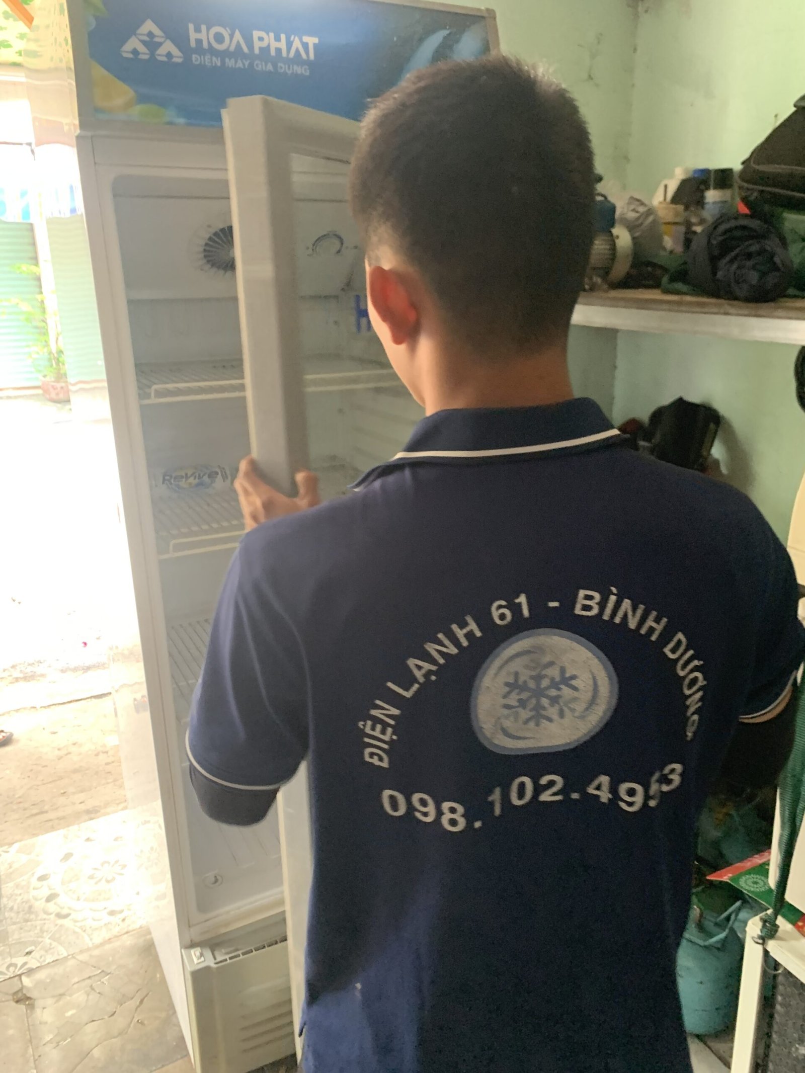 Kiểm tra tủ mát Hòa Phát tại nhà khách hàng kém lạnh