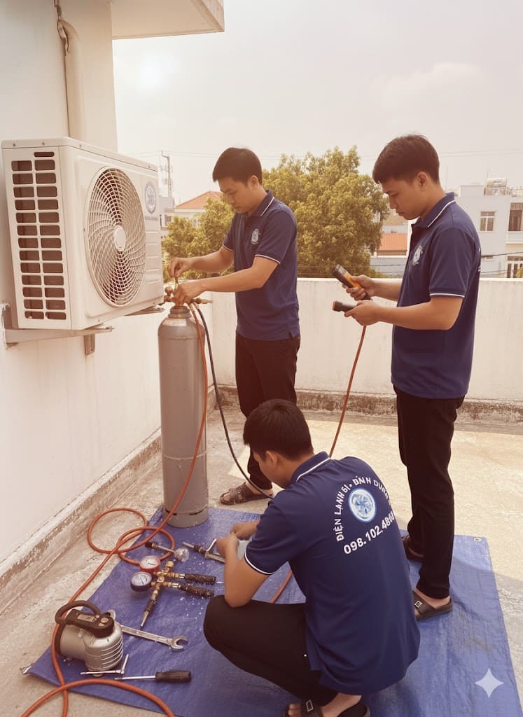 Máy lạnh chảy nước nhiều bất thường do thiếu gas.