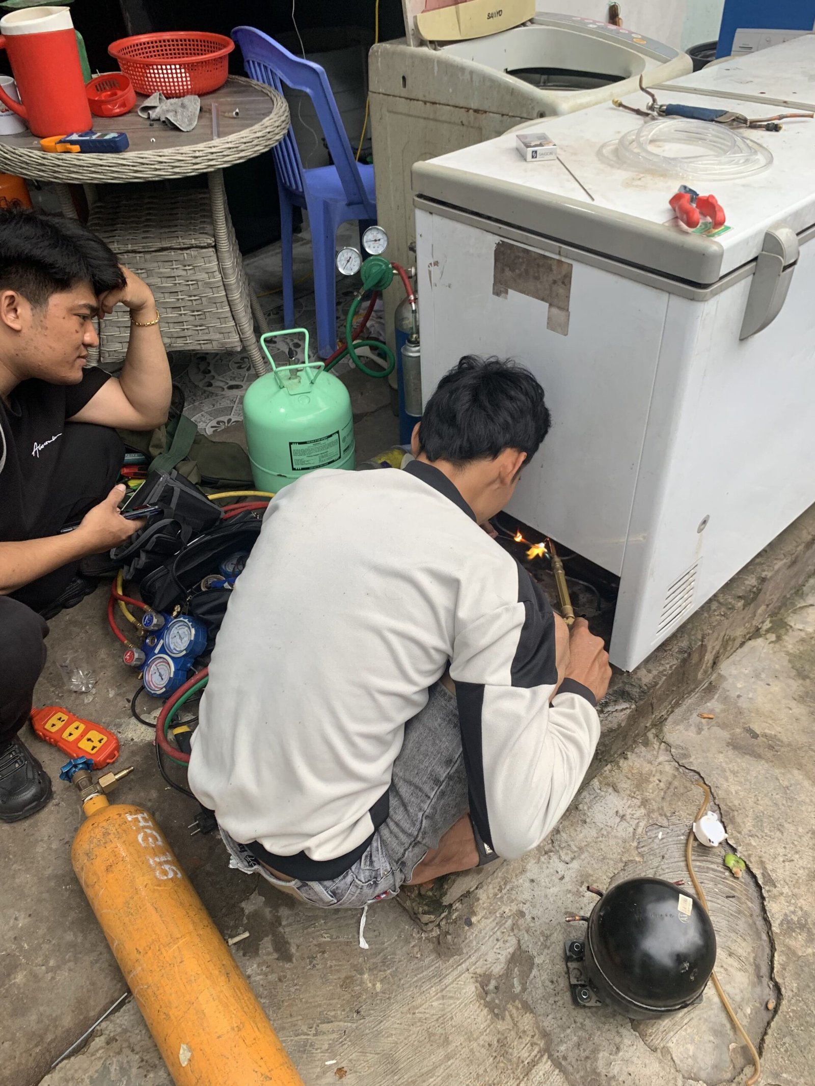 Thay block tủ đông Sanaky tại Bình Hòa