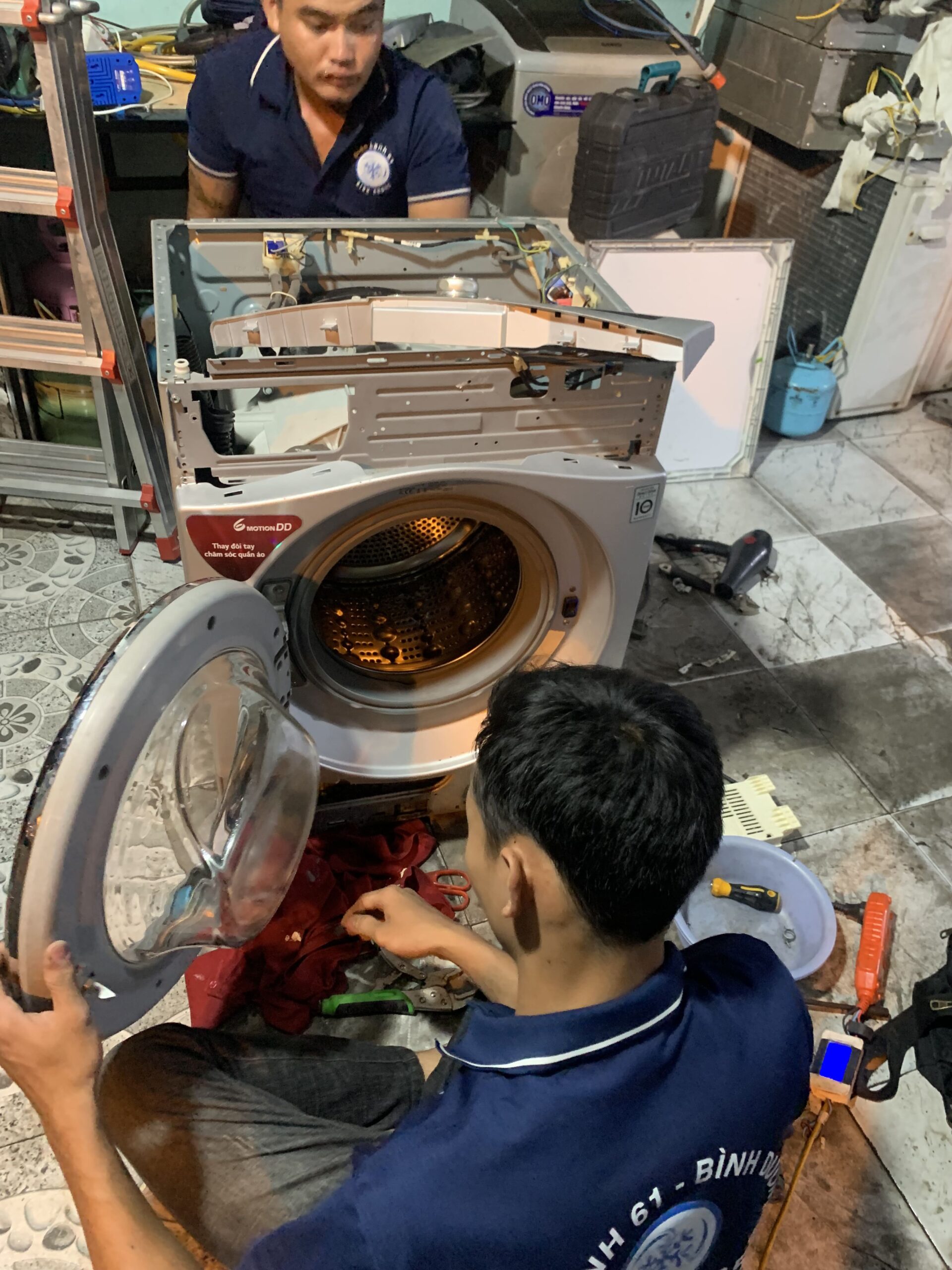 5 dấu hiệu nhận biết máy giặt bị gãy chảng ba, kêu to khi vắt.