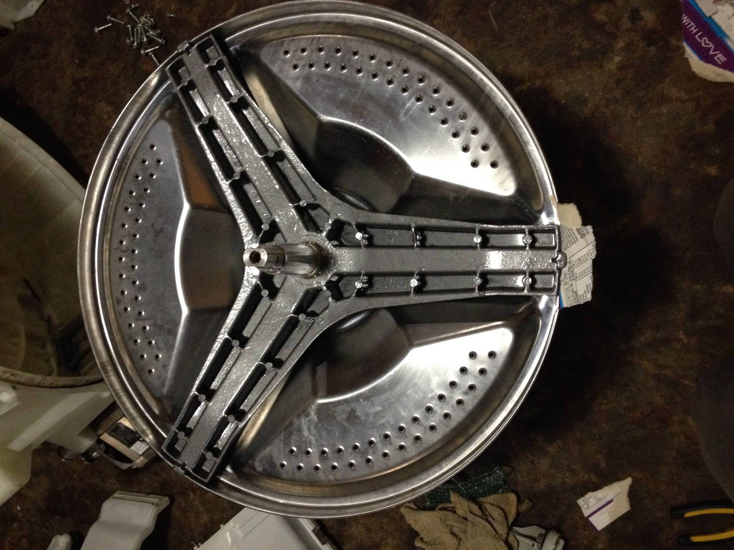 Bảng giá thay chảng ba máy giặt Electrolux, LG chính hãng cập nhật 2025.