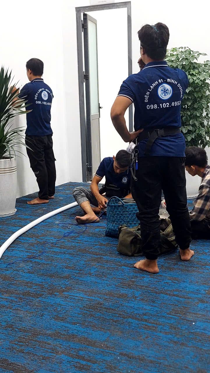 Liên hệ Điện Lạnh 61 sửa máy lạnh tại Dĩ An, Bình Dương. Hotline 0981024953