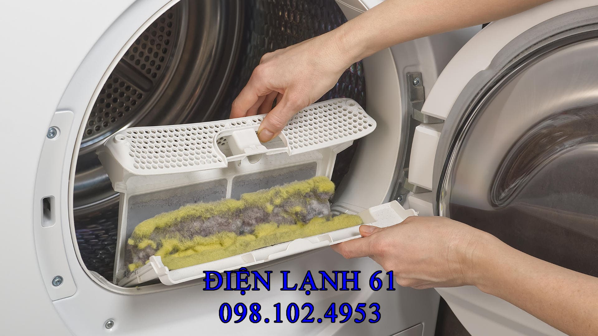 Lưới lọc xơ vải máy sấy bị đầy nghẹt gây mùi khét