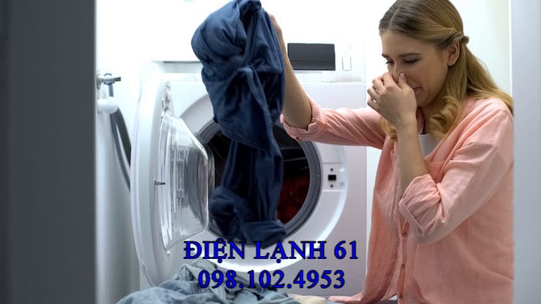 Máy sấy quần áo có mùi khét, dấu hiệu nguy hiểm cần sửa chữa