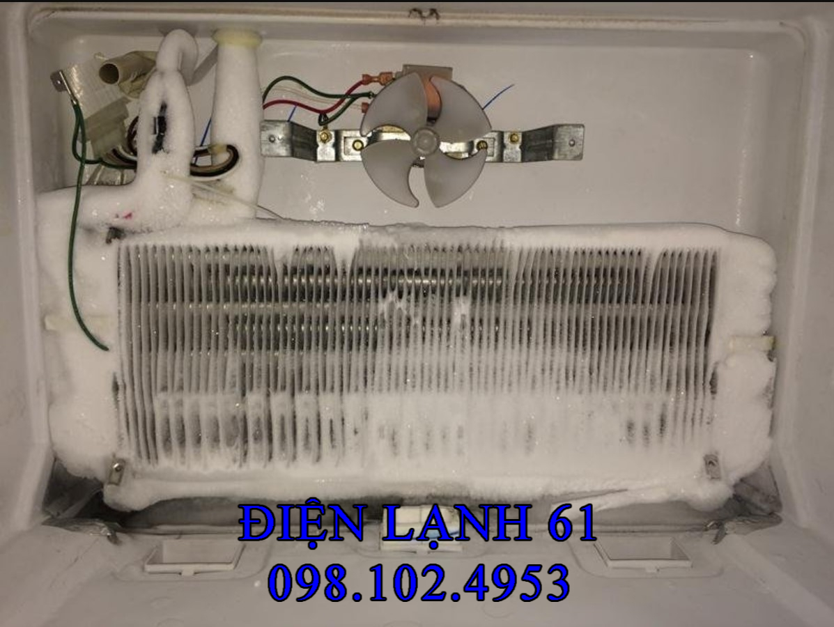 Dấu hiệu tủ lạnh bị đóng tuyết ngăn đá do hỏng bộ xả đá