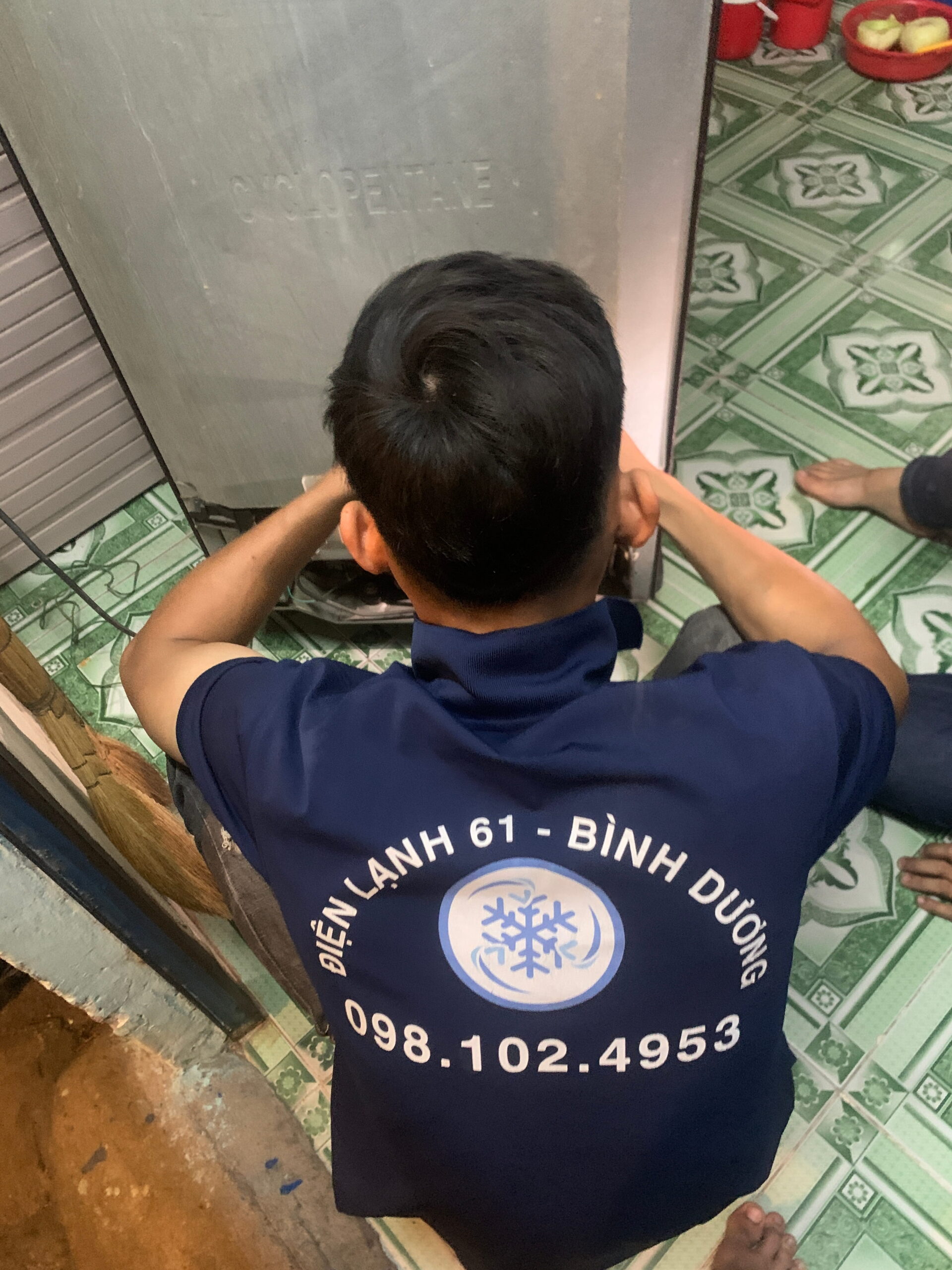 Đồng hồ đo áp suất gas và cân cáp tủ lạnh