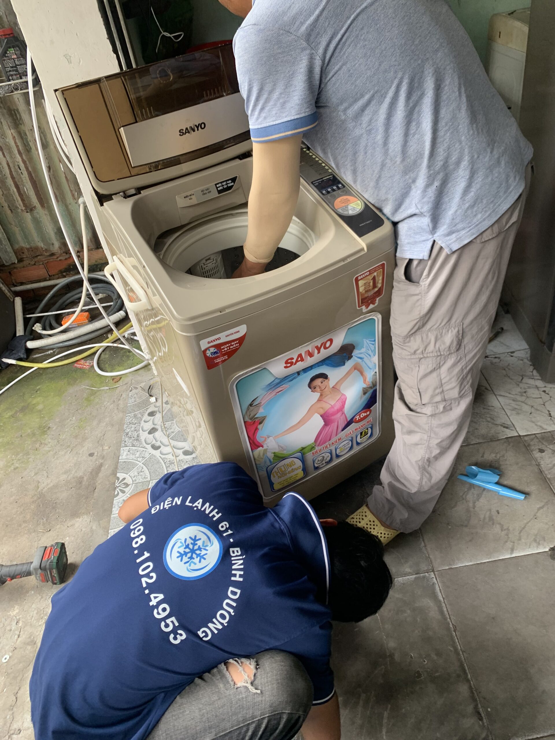 Kiểm tra chảng ba máy giặt bị gãy do hỏng bạc đạn lâu ngày