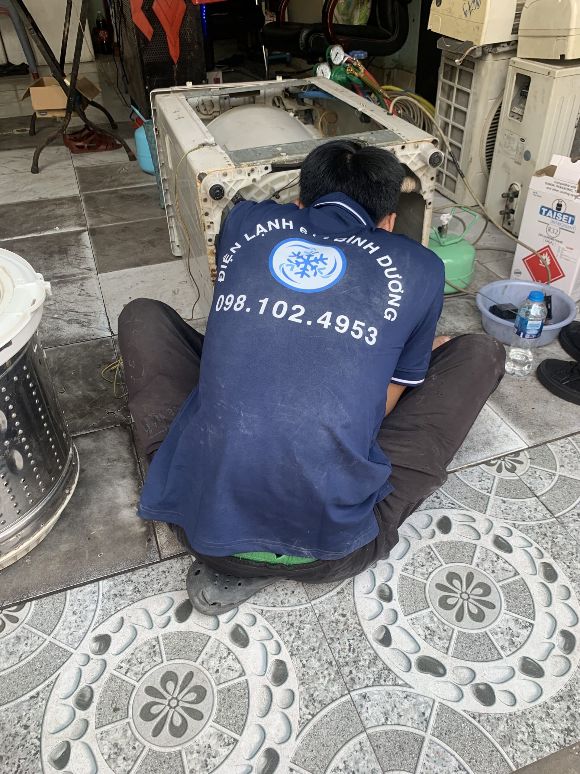 Kiểm tra chảng ba máy giặt bị gãy do hỏng bạc đạn lâu ngày