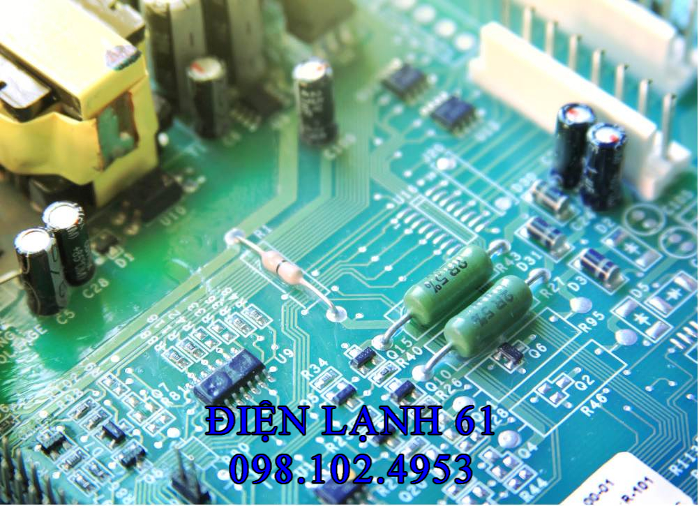 So sánh bo mạch máy lạnh đa năng và chính hãng