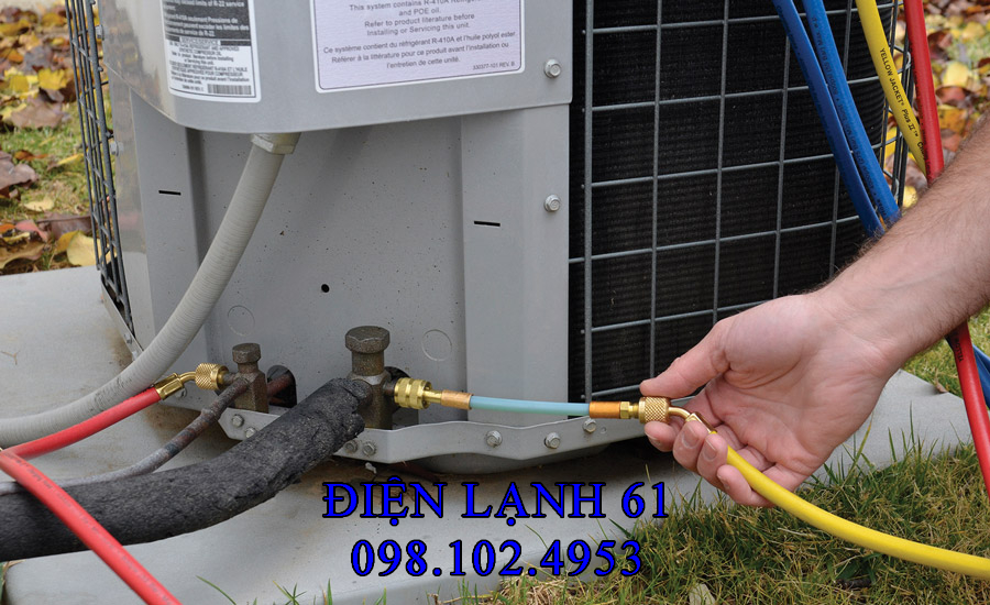 Vị trí rắc co kết nối cục nóng thường hay bị xì gas