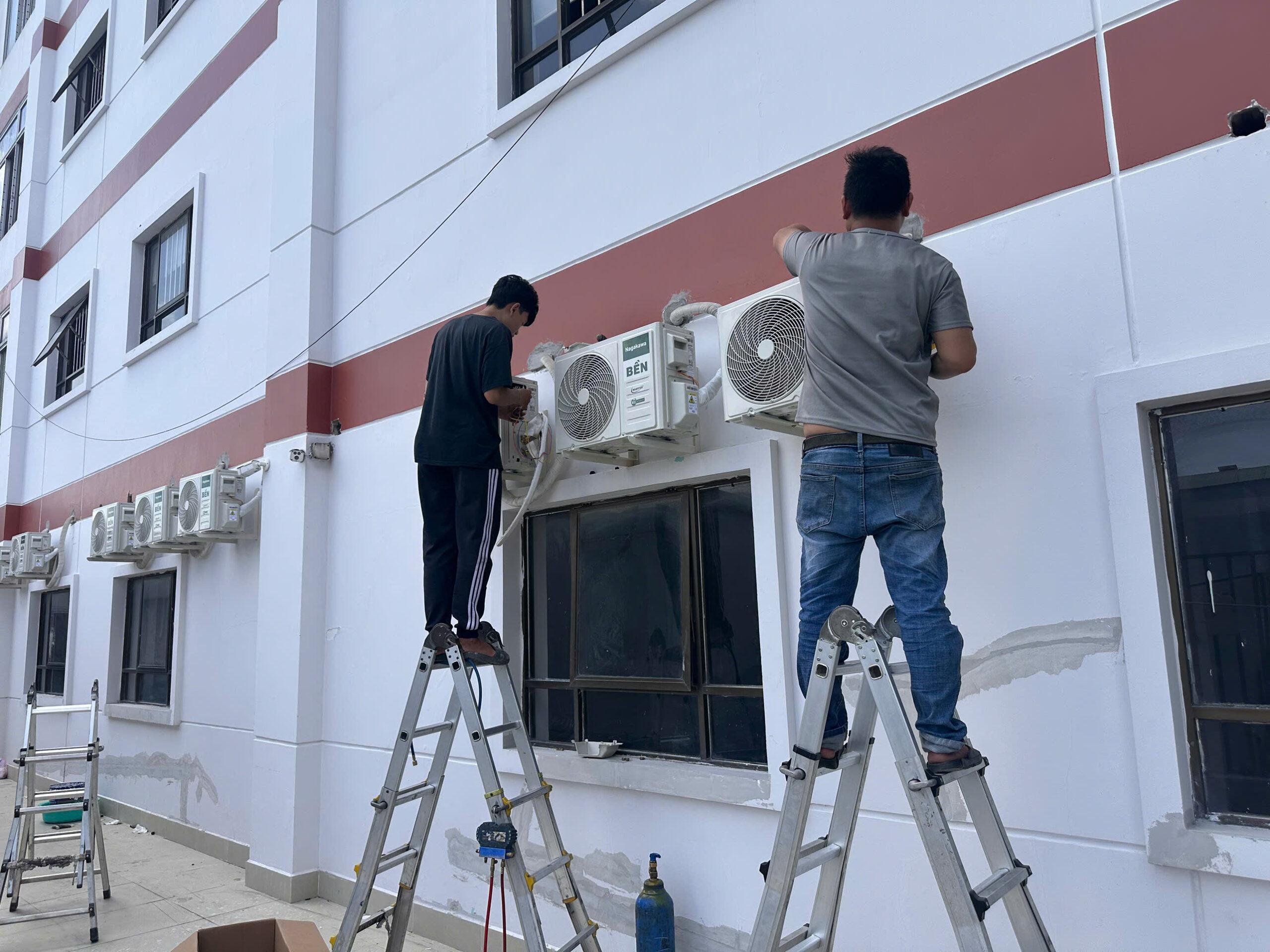 quy-trinh-lap-dat-may-lanh-cho-cong-ty-dam-bao-may-hoat-dong-on-dinh Quy trình lắp đặt máy lạnh cho công ty đảm bảo hoạt động ổn định
