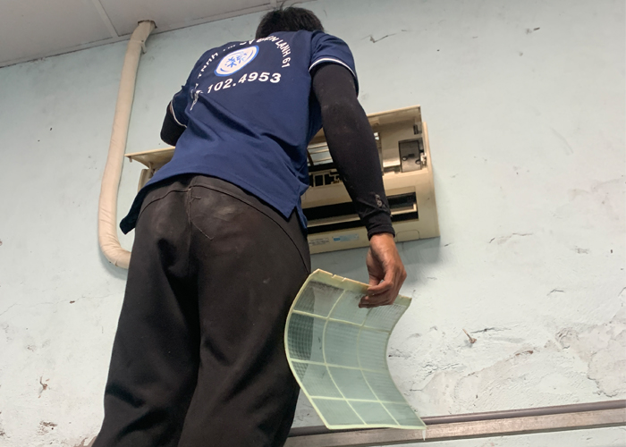 Vệ sinh máy lạnh tại nhà Điện Lạnh 61