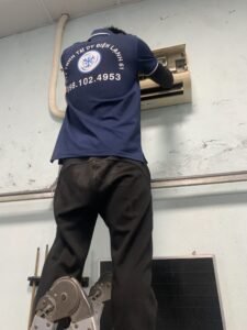 Nguyễn Nguyễn kiểm tra sửa chữa máy lạnh